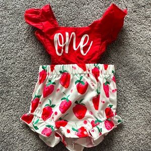 Like new “One” strawberry outfit
